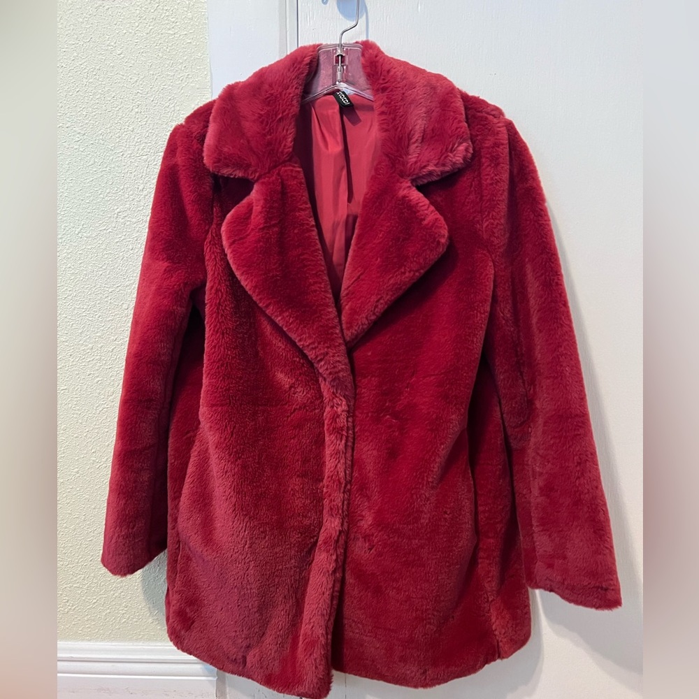 H&M Divided Faux Fur Deep Red Pea/Car Coat size small